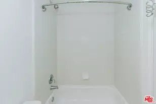 453 N Altadena Dr, Pasadena, CA 91107 - Photo 31