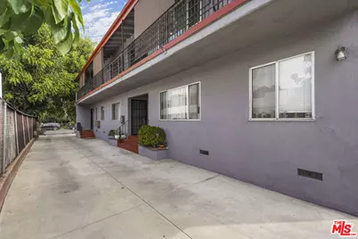 2466 Lancaster Ave, Los Angeles, CA 90033 - Photo 13