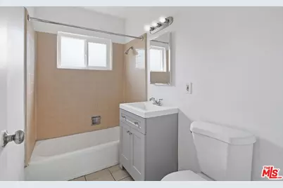 2466 Lancaster Ave, Los Angeles, CA 90033 - Photo 23