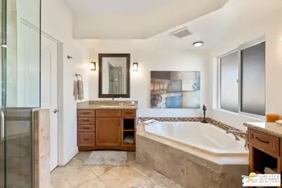 237 E Vista Royale Cir, Palm Desert, CA 92211 - Photo 9