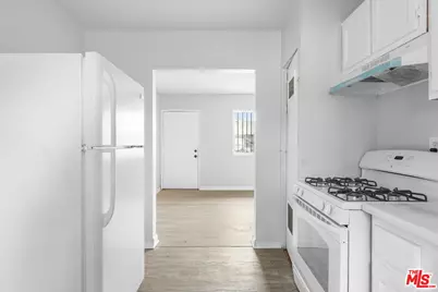 9823 S Main St, Los Angeles, CA 90003 - Photo 7