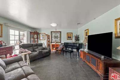 19941 Carmania Ln, Huntington Beach, CA 92646 - Photo 7