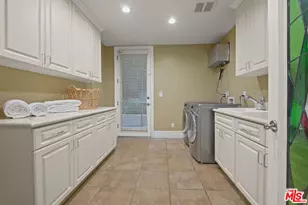 11730 Stonehenge Ln, Los Angeles, CA 90049 - Photo 49