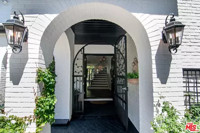 4054 Stone Canyon Ave, Sherman Oaks, CA 91403 - Photo 15