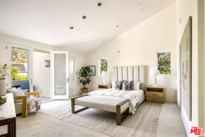 222 Avondale Ave, Los Angeles, CA 90049 - Photo 33