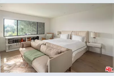 391 N Saltair Ave, Los Angeles, CA 90049 - Photo 7