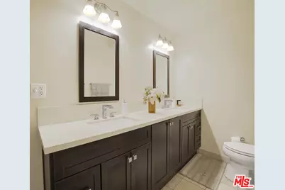 438 N Palm Dr #1, Beverly Hills, CA 90210 - Photo 31