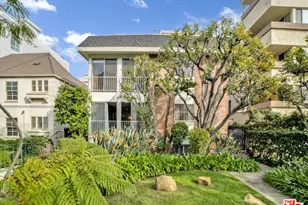 438 N Palm Dr, Beverly Hills, CA 90210 - Photo 1