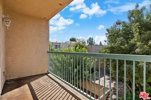 18307 Burbank Blvd, Tarzana, CA 91356 - Photo 15