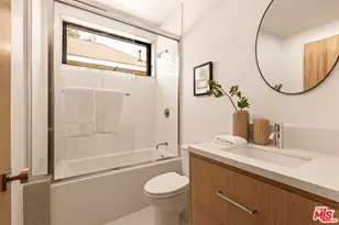 2425 20th St, Santa Monica, CA 90405 - Photo 13