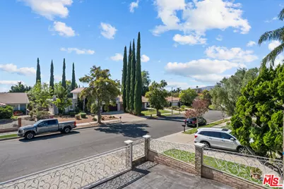 20741 Tulsa St, Chatsworth, CA 91311 - Photo 57