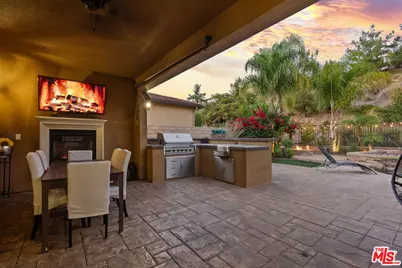 19515 Lanfranca Dr, Santa Clarita, CA 91350 - Photo 37
