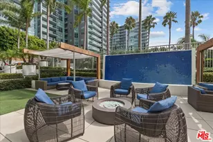 13700 Marina Pointe Dr, Marina del Rey, CA 90292 - Photo 17