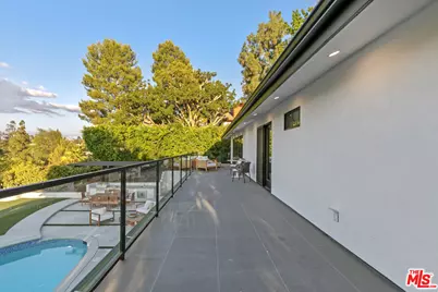 18101 Green Meadow Dr, Encino, CA 91316 - Photo 39