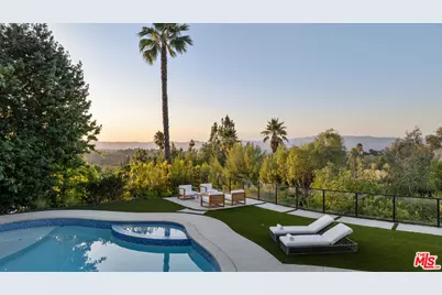 18101 Green Meadow Dr, Encino, CA 91316 - Photo 71