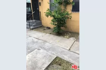 8504 S San Pedro St, Los Angeles, CA 90003 - Photo 11