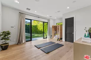 17401 Rancho St, Encino, CA 91316 - Photo 27