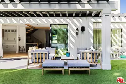 6310 Mirror Lake Dr, Los Angeles, CA 90068 - Photo 7
