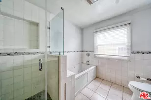 1677 S Harvard Blvd, Los Angeles, CA 90006 - Photo 15