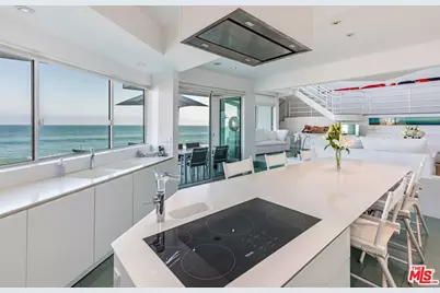 21016 Pacific Coast Hwy, Malibu, CA 90265 - Photo 11