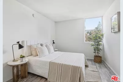 18620 Hatteras St #276, Tarzana, CA 91356 - Photo 15