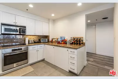 10445 Wilshire Blvd #1806, Los Angeles, CA 90024 - Photo 5
