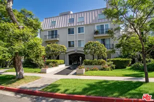 458 N Oakhurst Dr, Beverly Hills, CA 90210 - Photo 31