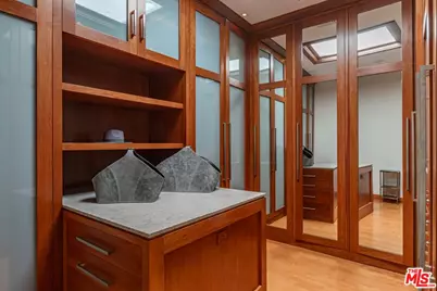 1188 Brooklawn Dr, Los Angeles, CA 90077 - Photo 17