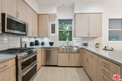 1746 Garfield Pl #202, Los Angeles, CA 90028 - Photo 7