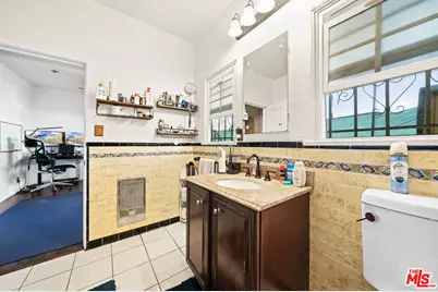 5173 Pickford St, Los Angeles, CA 90019 - Photo 49
