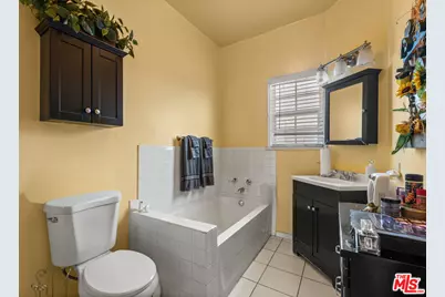 1722 W 79th St, Los Angeles, CA 90047 - Photo 21