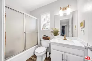 12940 Riverside Dr, Sherman Oaks, CA 91423 - Photo 11