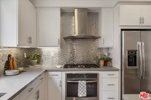 644 N Gramercy Pl, Los Angeles, CA 90004 - Photo 17