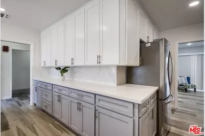 1060 E 45th Way, Long Beach, CA 90807 - Photo 11