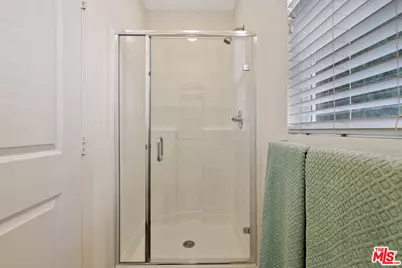 21990 Moveo Dr, Santa Clarita, CA 91350 - Photo 19