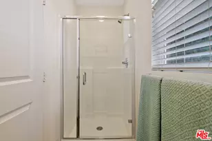 21990 Moveo Dr, Santa Clarita, CA 91350 - Photo 19