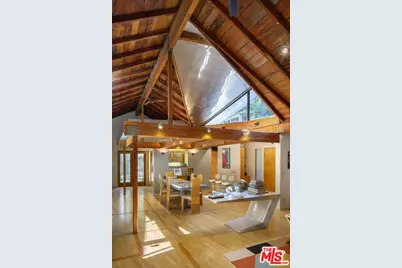 10335 Oletha Ln, Los Angeles, CA 90077 - Photo 11