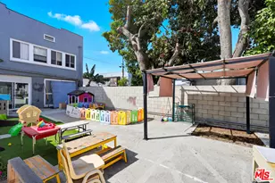 522 W Vernon Ave, Los Angeles, CA 90037 - Photo 9