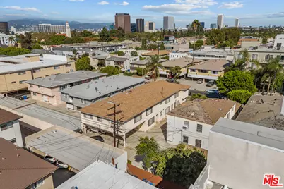 1043 S Holt Ave, Los Angeles, CA 90035 - Photo 21
