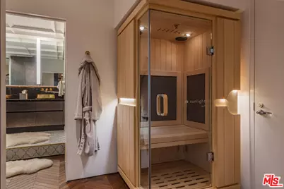 10727 Wilshire Blvd #1805, Los Angeles, CA 90024 - Photo 23