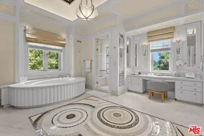 804 N Elm Dr, Beverly Hills, CA 90210 - Photo 19
