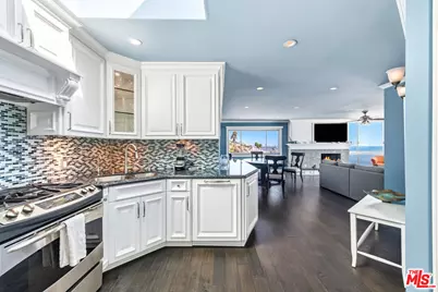 22548 Pacific Coast Hwy #401, Malibu, CA 90265 - Photo 3