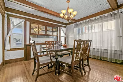 945 W 54th St, Los Angeles, CA 90037 - Photo 9
