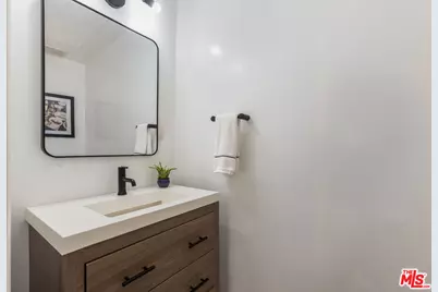 5848 W Olympic Blvd #102, Los Angeles, CA 90036 - Photo 17