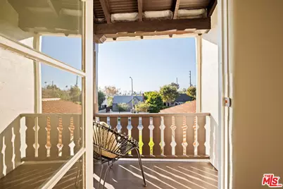 1302 S Hauser Blvd, Los Angeles, CA 90019 - Photo 29