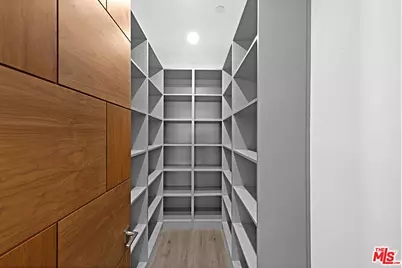 11200 Dona Lola Dr, Studio City, CA 91604 - Photo 11