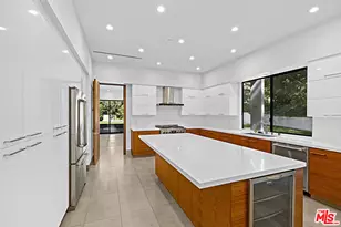 11200 Dona Lola Dr, Studio City, CA 91604 - Photo 9