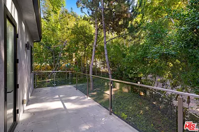11200 Dona Lola Dr, Studio City, CA 91604 - Photo 25