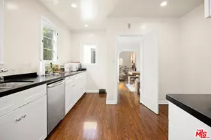 6502 Commodore Sloat Dr, Los Angeles, CA 90048 - Photo 23