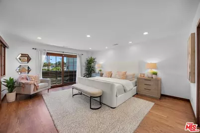 2504 Ocean Ave, Venice, CA 90291 - Photo 11
